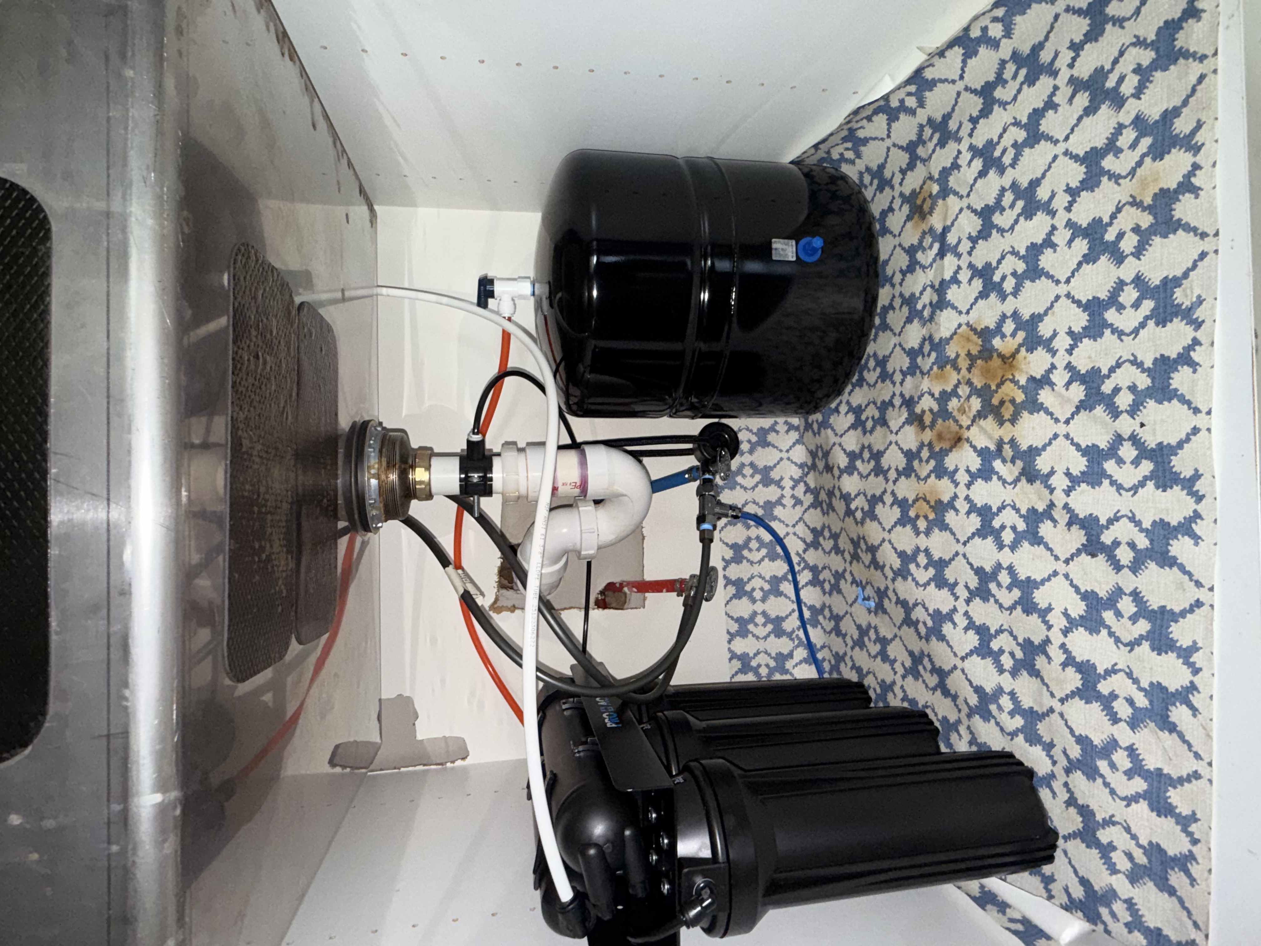 Completed under-sink reverse osmosis installation